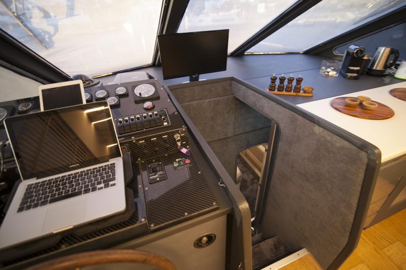 Book yachts online - motorboat - Maiora Renaissance 66/70ft - Dini - rent