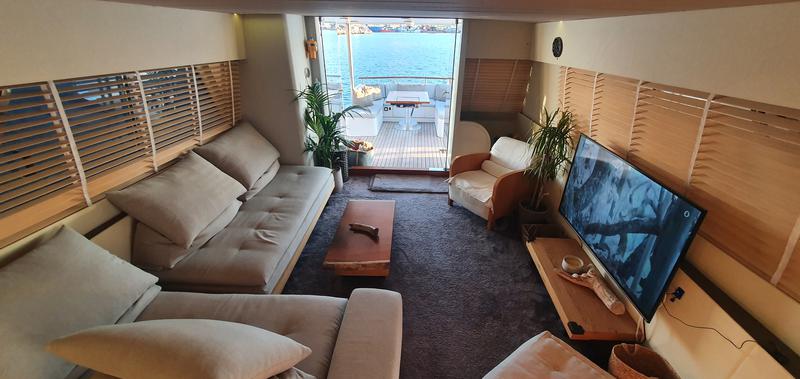 Book yachts online - motorboat - Maiora Renaissance 66/70ft - Dini - rent