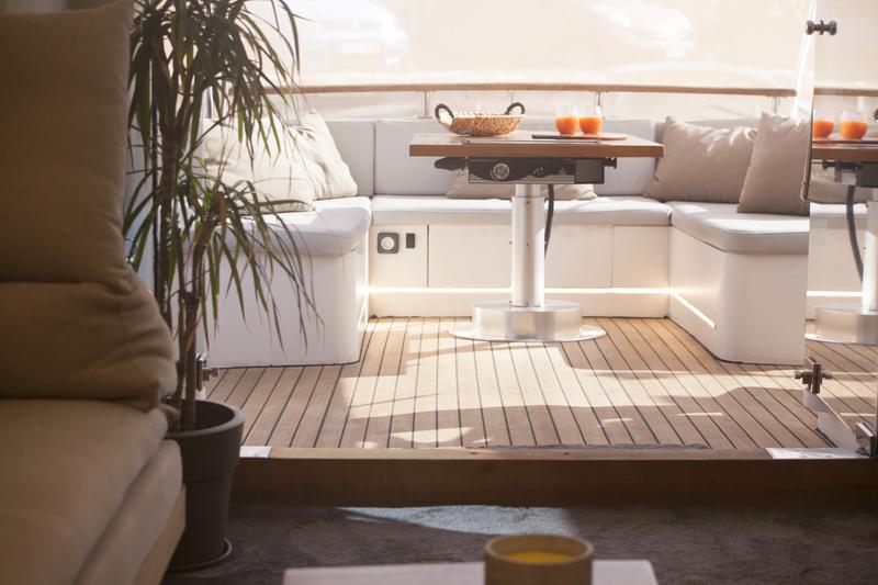 Book yachts online - motorboat - Maiora Renaissance 66/70ft - Dini - rent