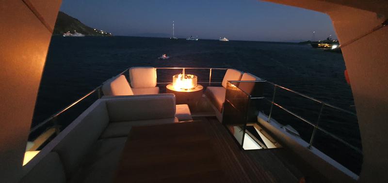 Book yachts online - motorboat - Maiora Renaissance 66/70ft - Dini - rent