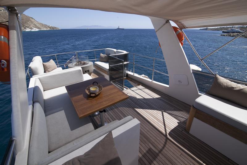 Book yachts online - motorboat - Maiora Renaissance 66/70ft - Dini - rent