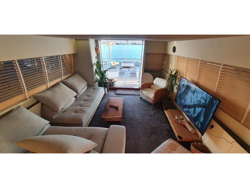 Book yachts online - motorboat - Maiora Renaissance 66/70ft - Dini - rent