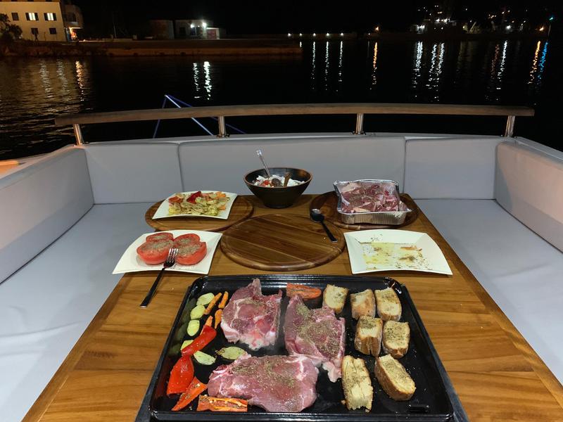 Book yachts online - motorboat - Maiora Renaissance 66/70ft - Dini - rent