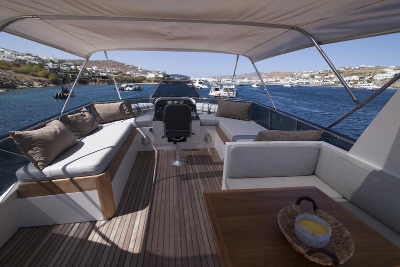 Book yachts online - motorboat - Maiora Renaissance 66/70ft - Dini - rent