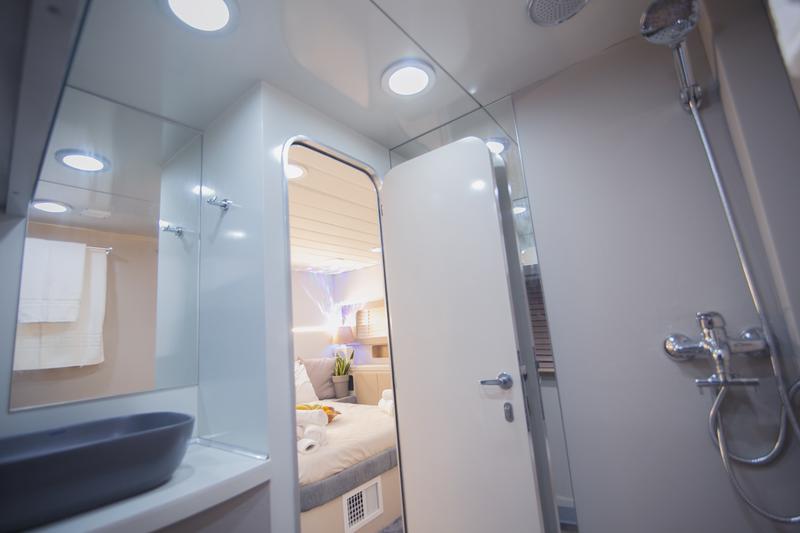 Book yachts online - motorboat - Maiora Renaissance 66/70ft - Dini - rent