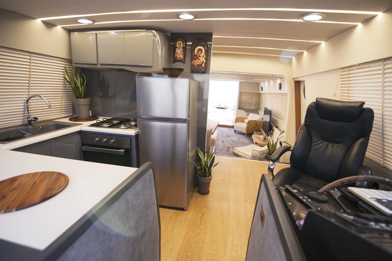 Book yachts online - motorboat - Maiora Renaissance 66/70ft - Dini - rent