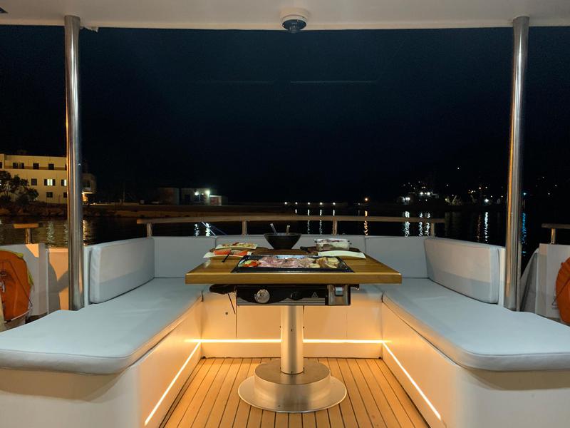 Book yachts online - motorboat - Maiora Renaissance 66/70ft - Dini - rent