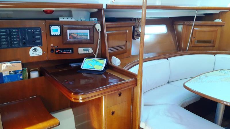 Book yachts online - sailboat - Oceanis 393 Clipper - Škuribanda (refitted 2021) - rent
