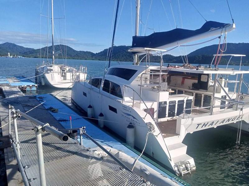 Book yachts online - catamaran - Island Spirit 380 - Thai Angel - rent