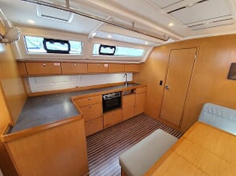 Book yachts online - sailboat - Bavaria 46 Cruiser - Kingsman - rent