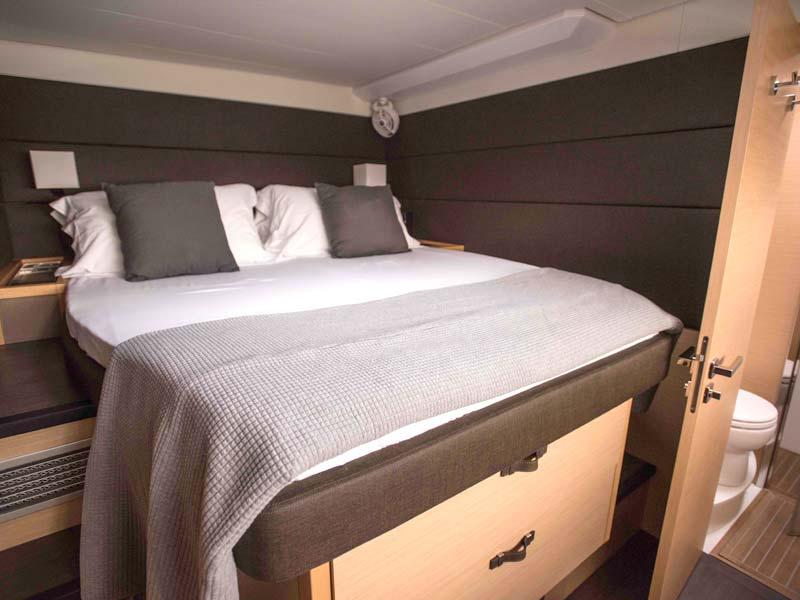 Book yachts online - catamaran - Lagoon 620 Essence - Soleanis II - rent