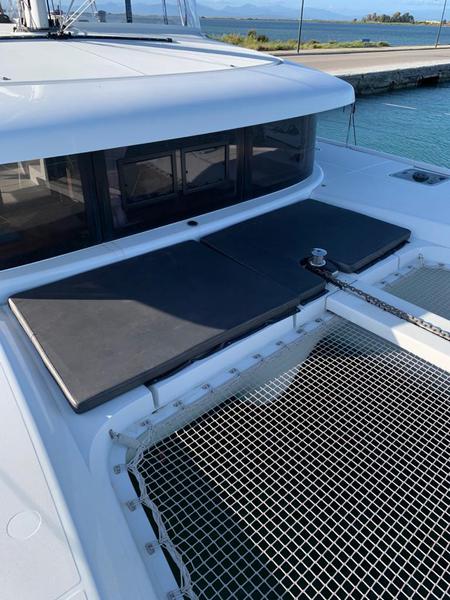 Book yachts online - catamaran - Lagoon 42 - KARMA - rent