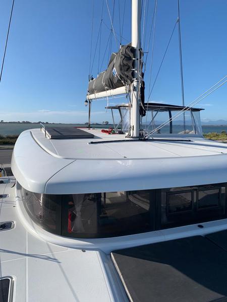 Book yachts online - catamaran - Lagoon 42 - KARMA - rent
