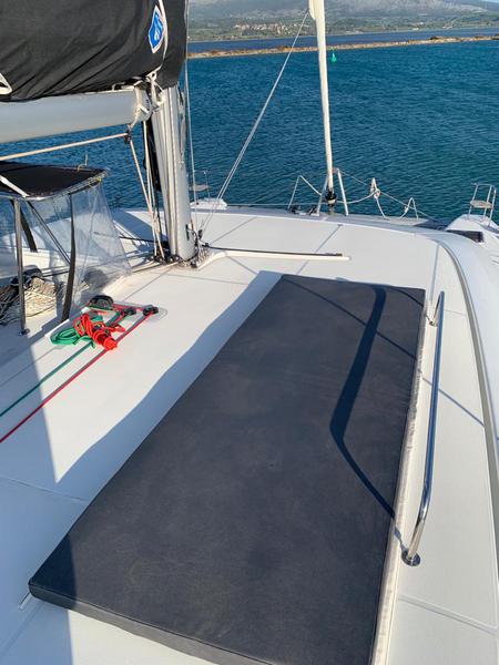 Book yachts online - catamaran - Lagoon 42 - KARMA - rent