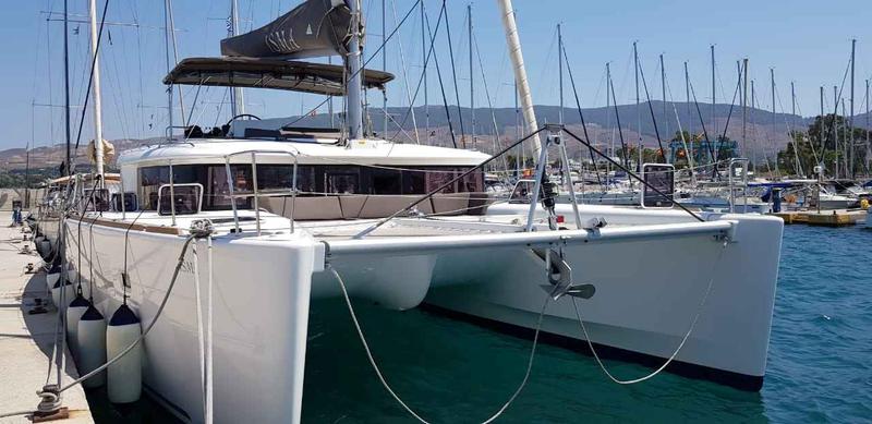 Book yachts online - catamaran - Lagoon 450 Fly - ISMA - rent