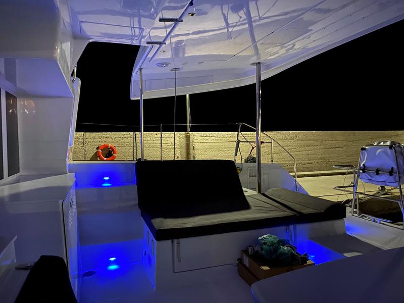 Book yachts online - catamaran - Lagoon 450 Fly - ISMA - rent