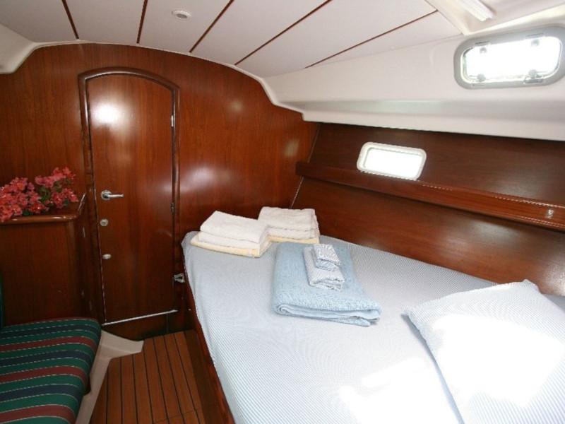 Book yachts online - sailboat - Oceanis 41 - Lady Di - rent