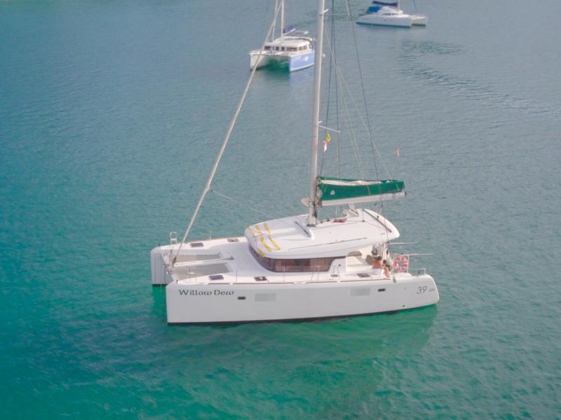 Book yachts online - catamaran - Lagoon 39 - Willow Dew - rent