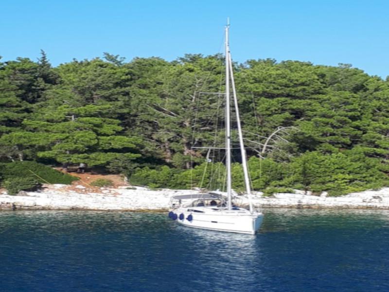 Book yachts online - sailboat - Dufour 460 Grand Large - Elizabeth - rent