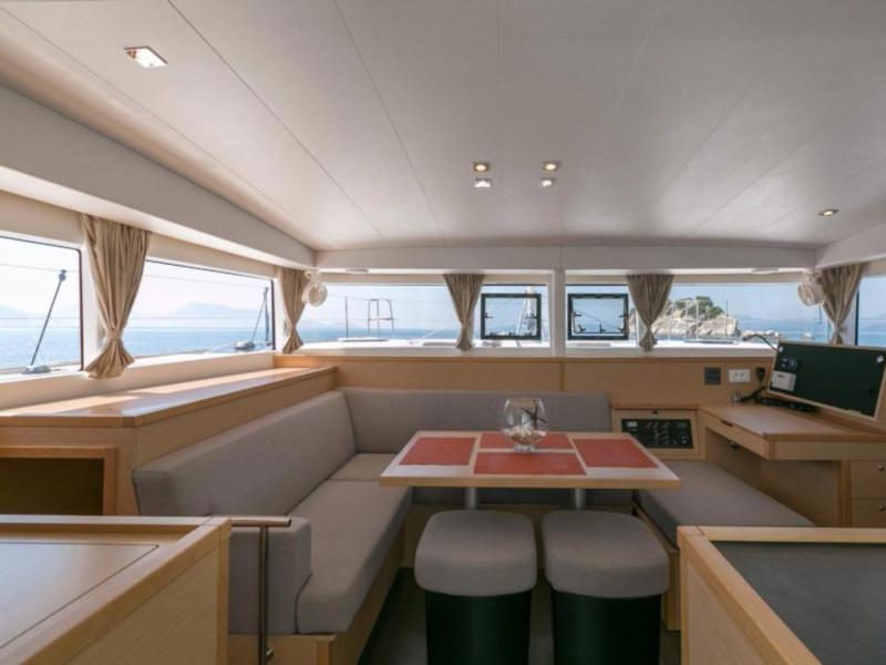Book yachts online - catamaran - Lagoon 400 S2 - Armonia - rent