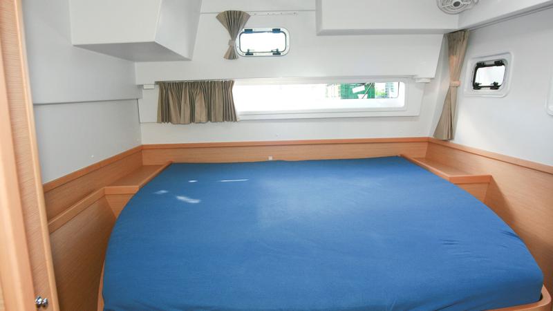 Book yachts online - catamaran - Lagoon 42 - Sunshine - rent