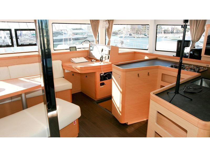 Book yachts online - catamaran - Lagoon 42 - Sunshine - rent