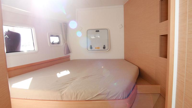 Book yachts online - catamaran - Lagoon 42 - Sunshine - rent