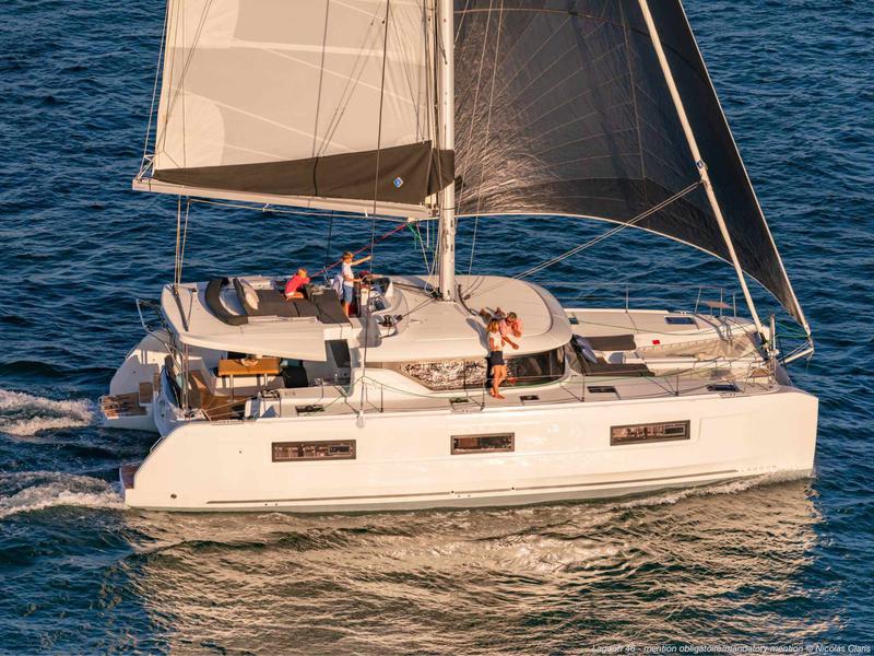 Book yachts online - catamaran - Lagoon 46 - Voyager - rent