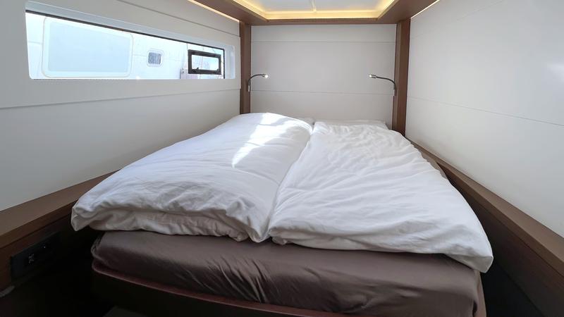 Book yachts online - catamaran - Lagoon 46 - Voyager - rent