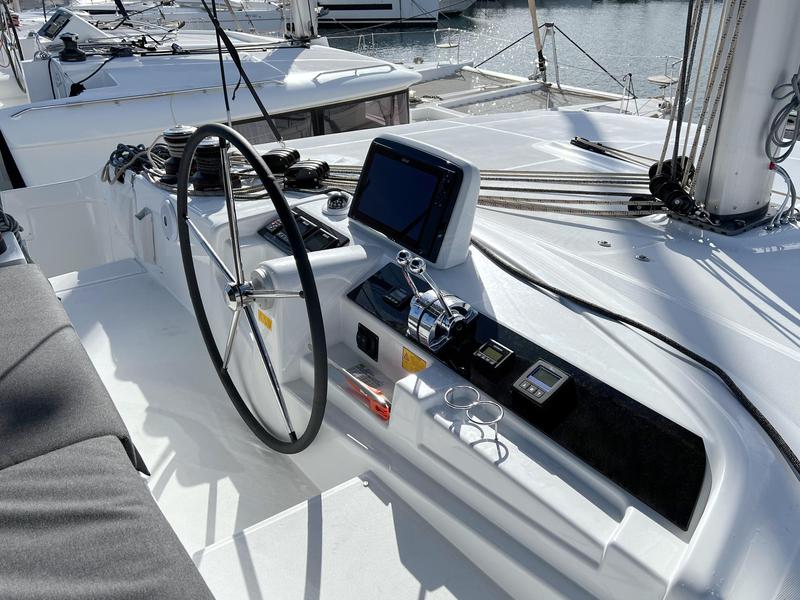 Book yachts online - catamaran - Lagoon 46 - Voyager - rent