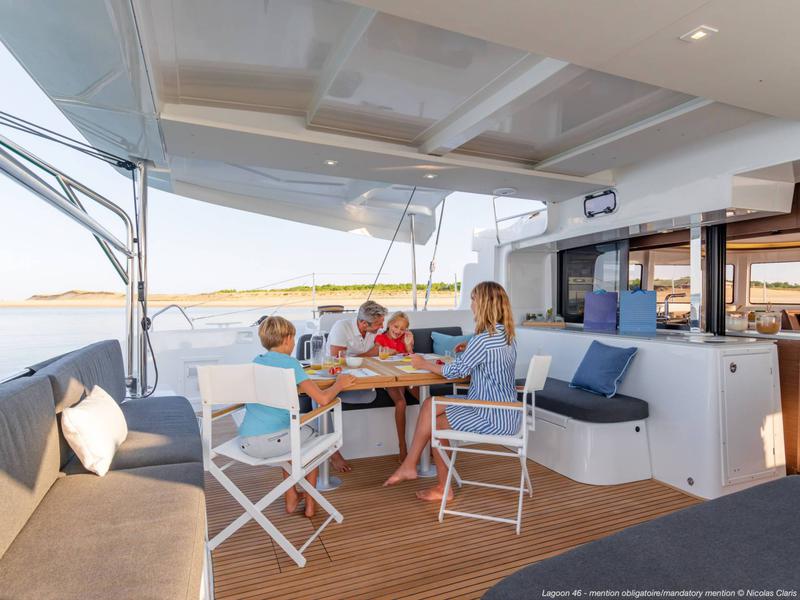 Book yachts online - catamaran - Lagoon 46 - Voyager - rent