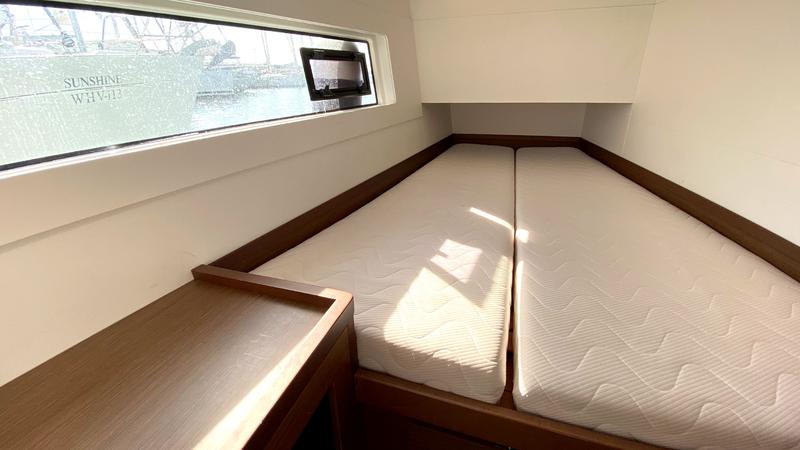 Book yachts online - catamaran - Lagoon 40 - Sunrise - rent