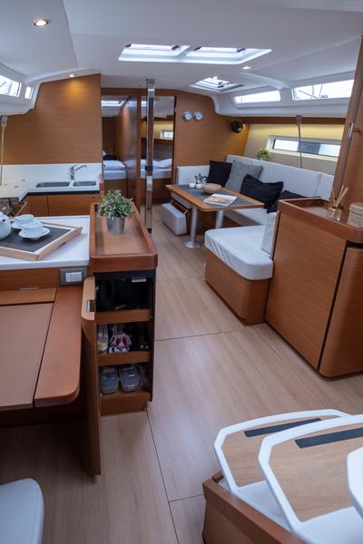 Book yachts online - sailboat - Sun Odyssey 440 - Ioleta - rent