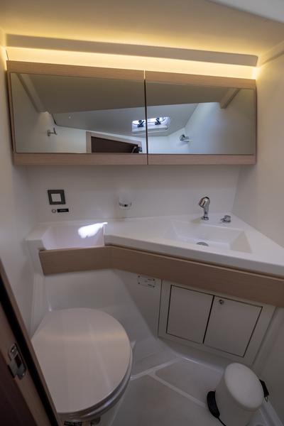 Book yachts online - sailboat - Oceanis 46.1 - Ethereal -Watermaker 12V (4 Cabins 4 Heads ) - rent