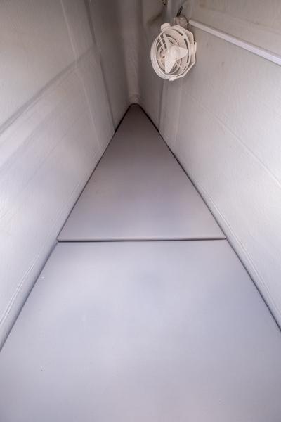 Book yachts online - catamaran - Fountaine Pajot Astréa 42 - Sissy- A/C &amp; Watermaker &amp; Generator &amp; Electrical Platform - 4+2 Cabins/4 Heads - rent