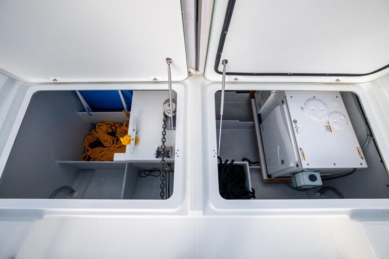 Book yachts online - catamaran - Fountaine Pajot Astréa 42 - Sissy- A/C &amp; Watermaker &amp; Generator &amp; Electrical Platform - 4+2 Cabins/4 Heads - rent