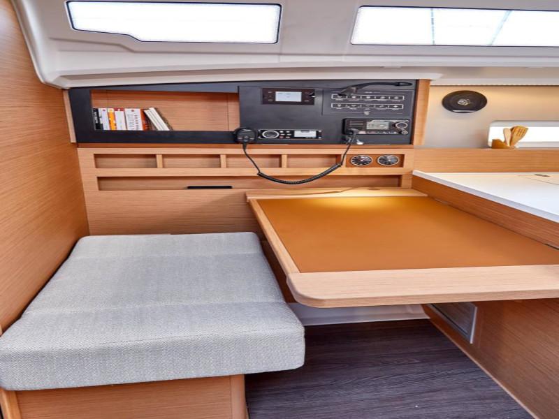 Book yachts online - sailboat - Sun Odyssey 410 - Locean - rent