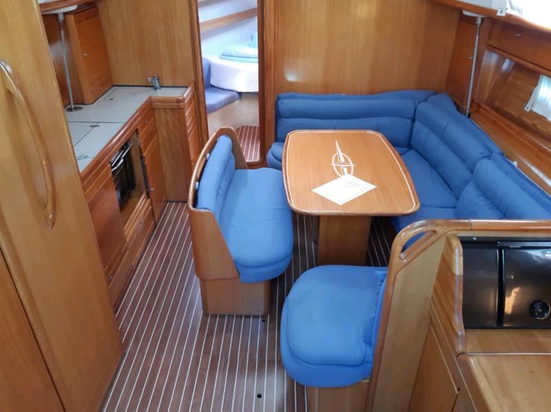 Book yachts online - sailboat - Bavaria 39 Cruiser - Martina  - rent