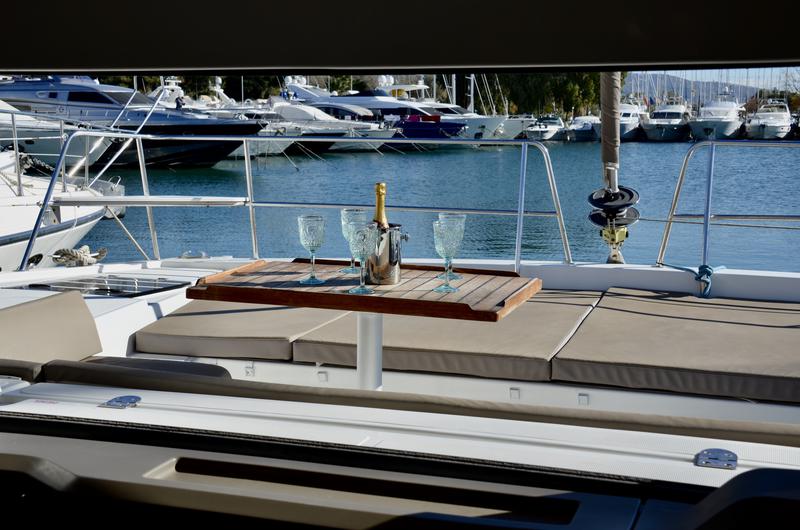 Book yachts online - catamaran - Bali 4.1 - Hole in One - rent