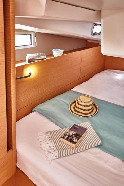 Book yachts online - sailboat - Sun Odyssey 440 - Virginia (A/C, Gen. 10kVA, Watermaker 160L/h, Electric Winch) - rent