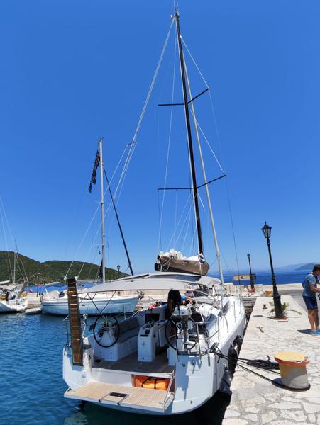 Book yachts online - sailboat - Sun Odyssey 410 - Psi Octantis - rent