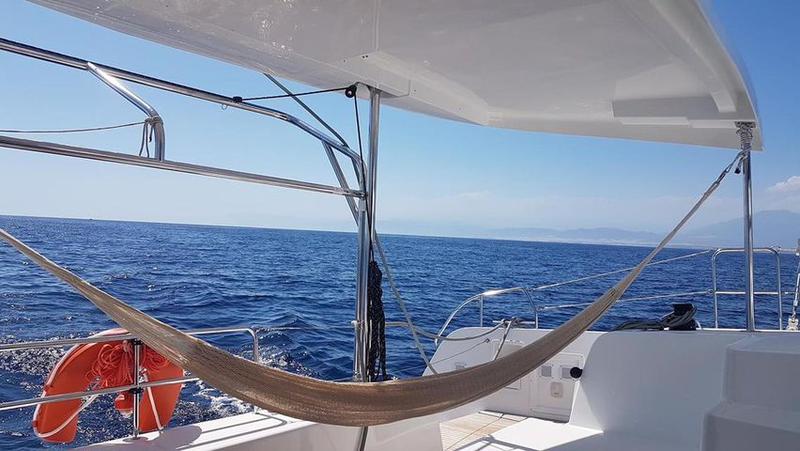 Book yachts online - catamaran - Lagoon 42 - Mojito - rent