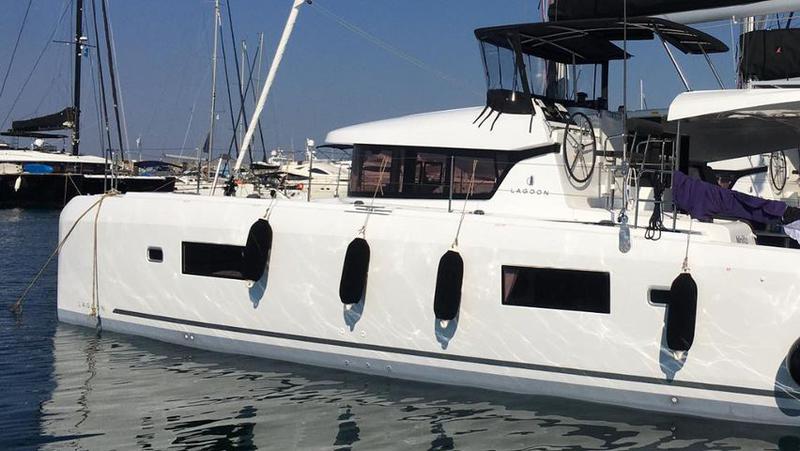 Book yachts online - catamaran - Lagoon 42 - Mojito - rent