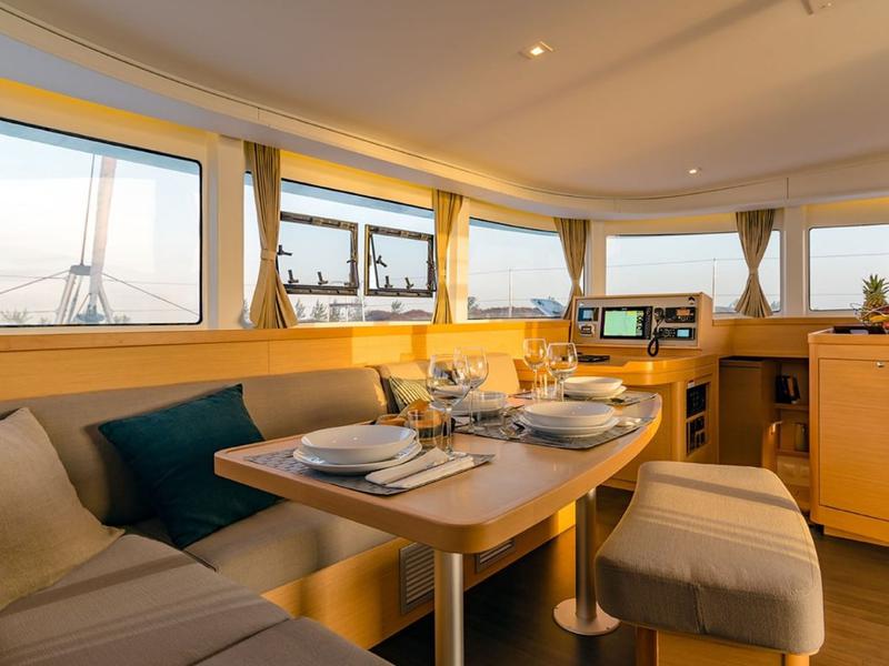 Book yachts online - catamaran - Lagoon 42 - Mojito - rent