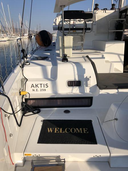 Book yachts online - catamaran - Lagoon 42 - AKTIS (air condition, generator, watermaker) - rent