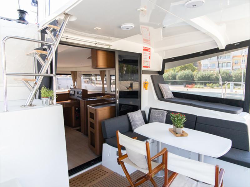 Book yachts online - catamaran - Lagoon 42 - Dioni - rent