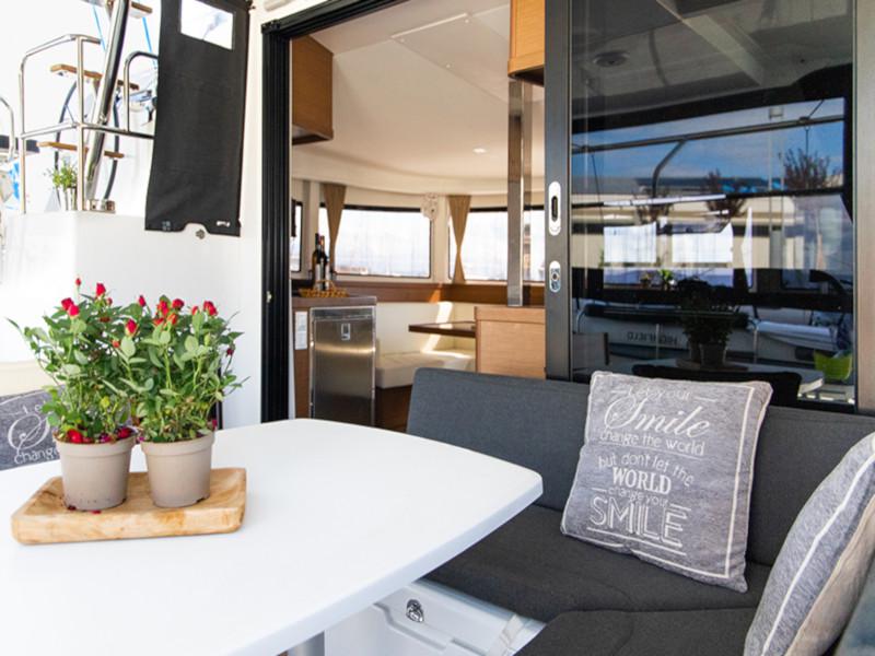 Book yachts online - catamaran - Lagoon 42 - Dioni - rent