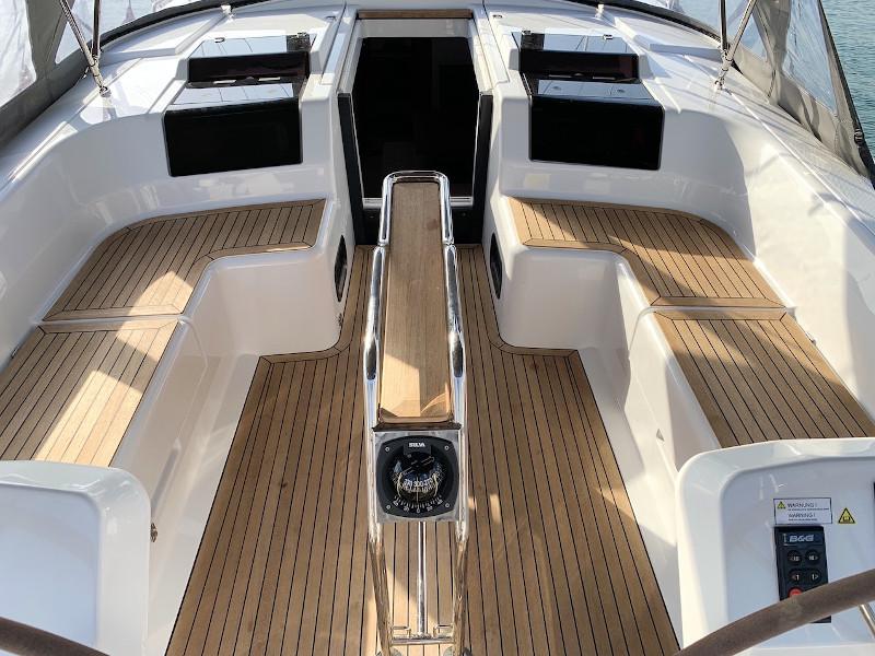 Book yachts online - sailboat - Hanse 458 - Astrea - rent