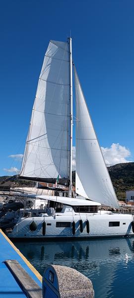 Book yachts online - catamaran - Lagoon 42 - Easy to love - rent