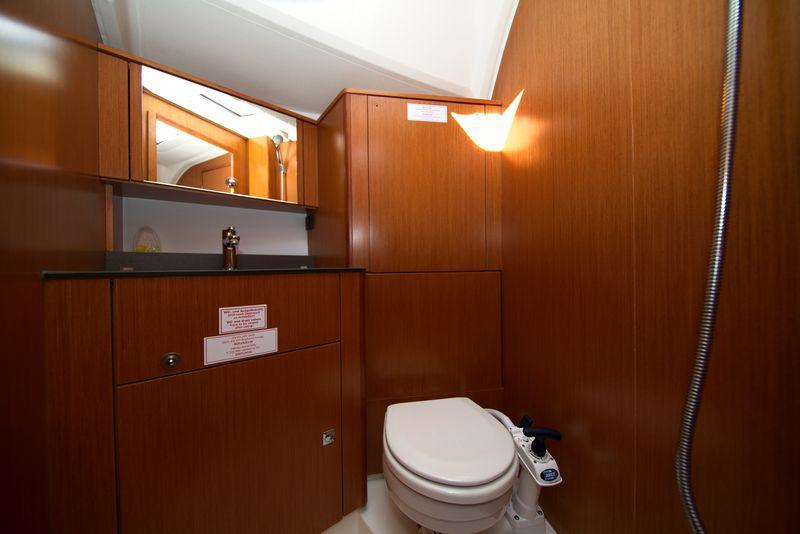 Book yachts online - sailboat - Bavaria Cruiser 41 - MH 59 - rent